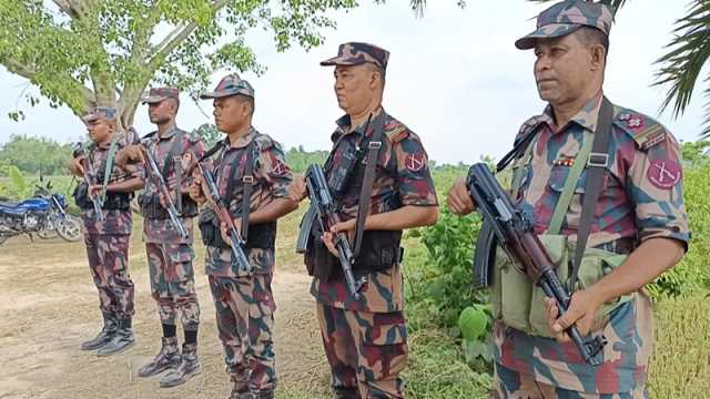 সীমান্তে পুশইনের খবরে রাতে মসজিদে মাইকিং, বিজিবির টহল জোরদার
