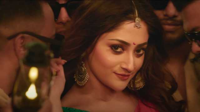 ‘টগর’ সিনেমার প্রথম গান, নেচে মাতালেন আদর-পূজা