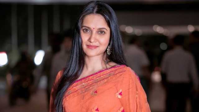 চাকরির কারণে অভিনয় নিয়ে বড় পরিকল্পনা করতে পারি না: মিথিলা