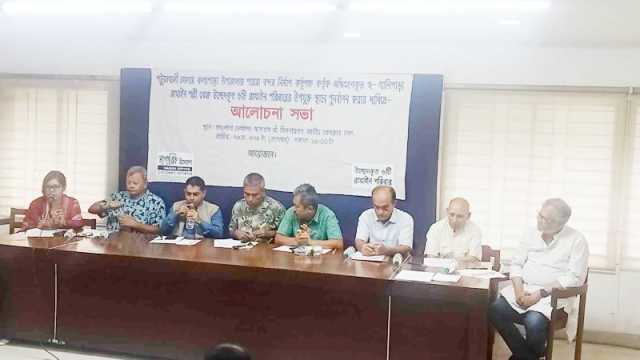পুনর্বাসন দাবি উচ্ছেদ হওয়া ৬ রাখাইন পরিবারের