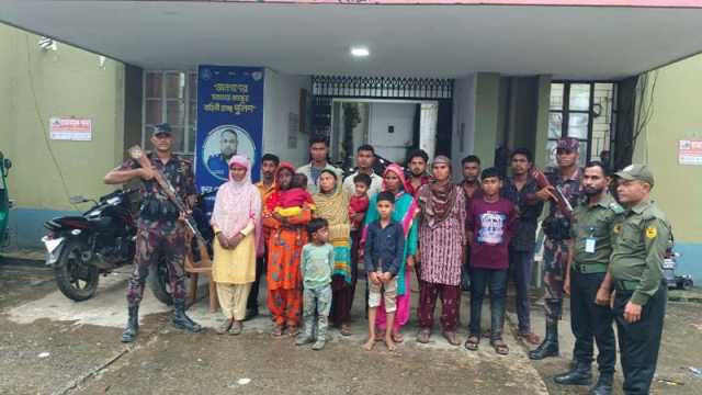 তিন সীমান্ত দিয়ে আরও ৬৮ জনকে ঠেলে দিল বিএসএফ