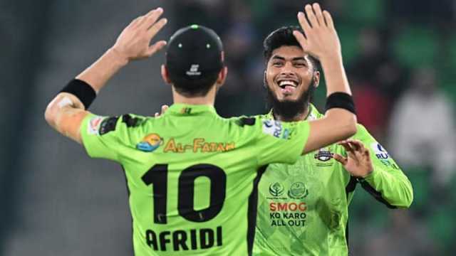 রিশাদের ৩ উইকেট, ফাইনালে লাহোর কালান্দার্স