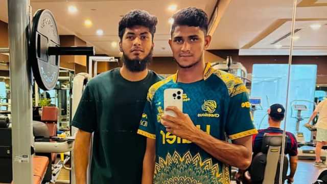 ইসলামাবাদ থেকে দুবাইয়ের পথে রিশাদ-নাহিদ