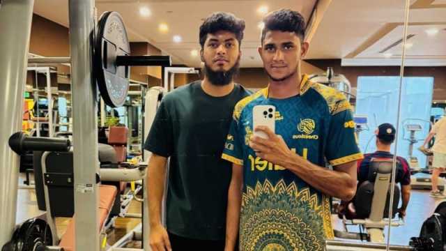 বিমানবন্দরে তিন রাত আটকে থাকার পর দলের সঙ্গে রিশাদ-নাহিদ