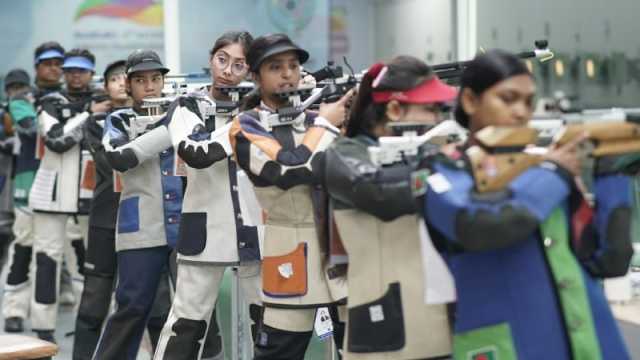 অলস সময় কাটছে শুটারদের