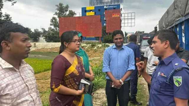 উল্লাপাড়ায় ভ্রাম্যমাণ আদালতের অভিযান, ১০ মেট্রিকটন নিষিদ্ধ পলিথিন জব্দ