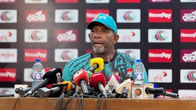 সেরা ক্রিকেট খেলার এটিই সেরা সময়, বলছেন সিমন্স