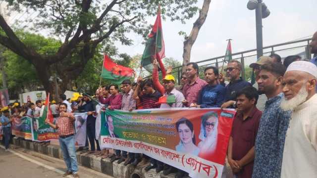 স্লোগানে মুখর বিমানবন্দর থেকে ‘ফিরোজা’