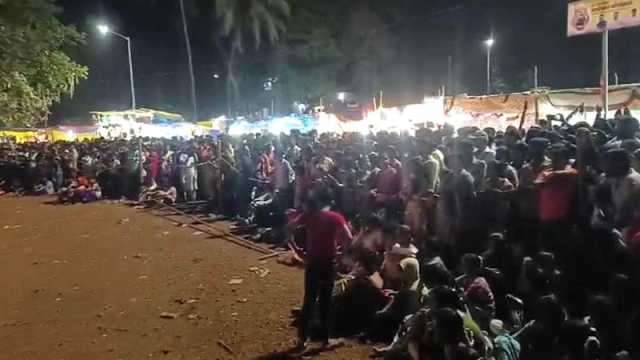 ভারতে মন্দিরে পদদলিত হয়ে ছয়জনের মৃত্যু, আহত ৬০
