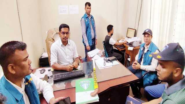 সিলেট বিআরটিএ অফিসে মিলল হকিস্টিক, ব্ল্যাংক চেক, টাকা