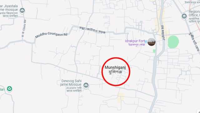 ঢাকা-চট্টগ্রাম মহাসড়কে রডবাহী ট্রাক উল্টে ৭ কিলোমিটার যানজট