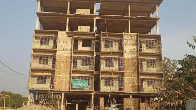 মুনাফার লোভে টাকা দিয়ে মূলধন নিয়ে টানাটানি