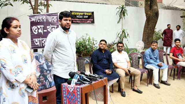 শুনেছি লাখের কাছাকাছি ‘আওয়ামী সন্ত্রাসী’ ভারতে আশ্রয় নিয়েছে: তথ্য উপদেষ্টা