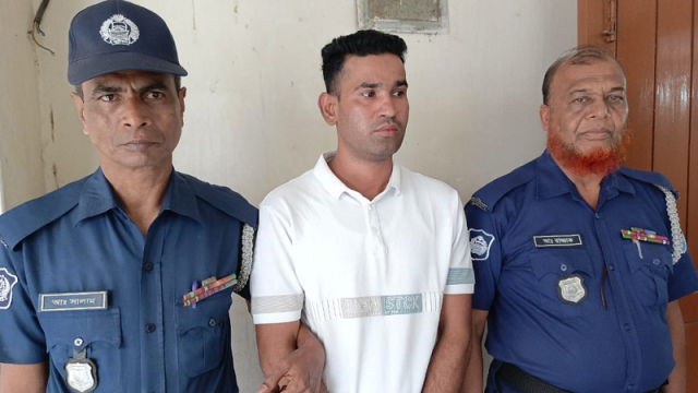 ফরিদপুরে ভুয়া ‘মেজর’ আটক
