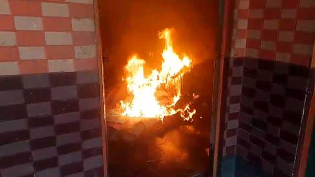 মানববন্ধন শেষে আসামির বাড়িতে হামলা-অগ্নিসংযোগ