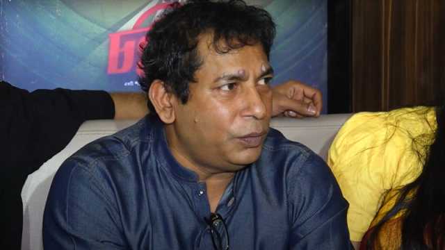 টিকিট না পাওয়ার অভিযোগে যা বললেন মোশাররফ করিম
