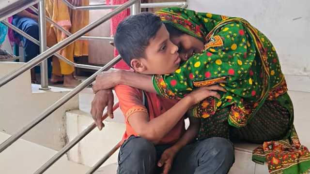 পায়ুপথে বাতাস দিয়ে চার বছরের শিশু হত্যা