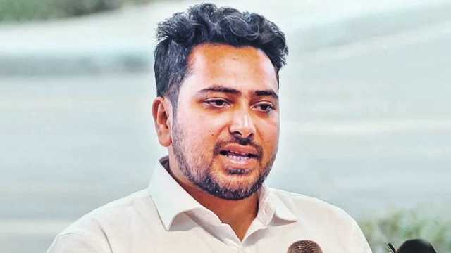 মনে হচ্ছে মাঠ প্রশাসন নিরপেক্ষ আচরণ করছে না, এ অবস্থায় নির্বাচন সম্ভব নয়: নাহিদ ইসলাম 