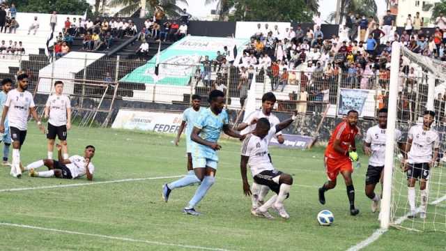 ১০ জনের মোহামেডানের বিপক্ষে গোলশূন্য ড্র আবাহনীর