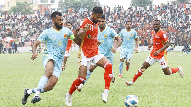 ১০৫ মিনিট পর স্থগিত ফাইনাল, বাকি খেলা কবে