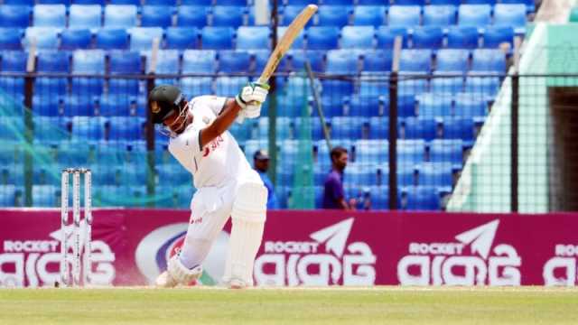 এনামুলের বিদায়ে ভাঙল উদ্বোধনী জুটি