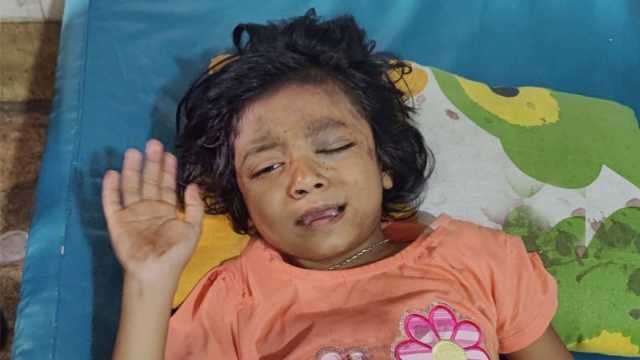 শুধু বাবার নাম বলতে পারছে ৬ বছরের আরাধ্যা