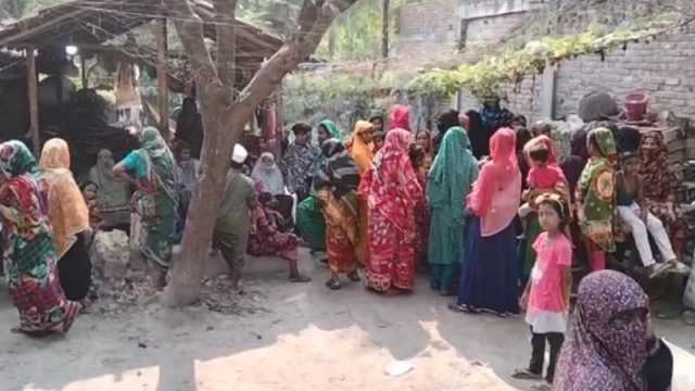 আশাশুনিতে মদপানে তিন যুবকের মৃত্যু, অসুস্থ ৯  