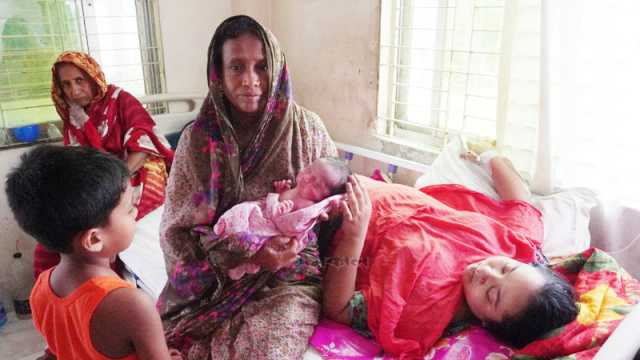 বিথী-মেহেদীর জীবনে স্মরণীয় হয়ে রইল নববর্ষের সকাল
