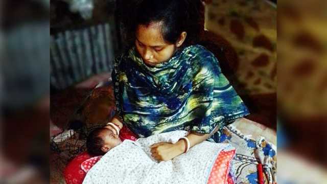 চিকিৎসা ছাড়া মায়ের কোলে ফিরল সেই শিশু
