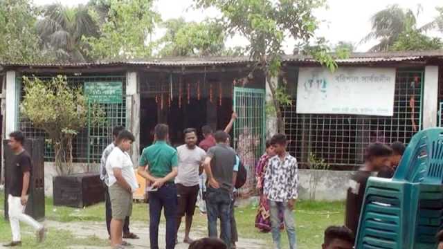 বরিশালে পুলিশের বাধায় রামায়ণ নাটক প্রদর্শন বন্ধ