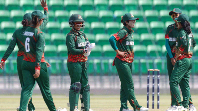পাকিস্তানে বিশাল জয় জ্যোতিদের
