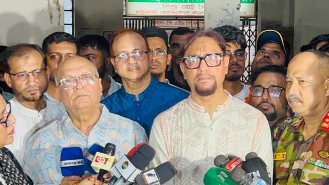 আহতদের প্রয়োজনে বিদেশে পাঠানোর ঘোষণা উপদেষ্টা ফারুক ই আজমের
