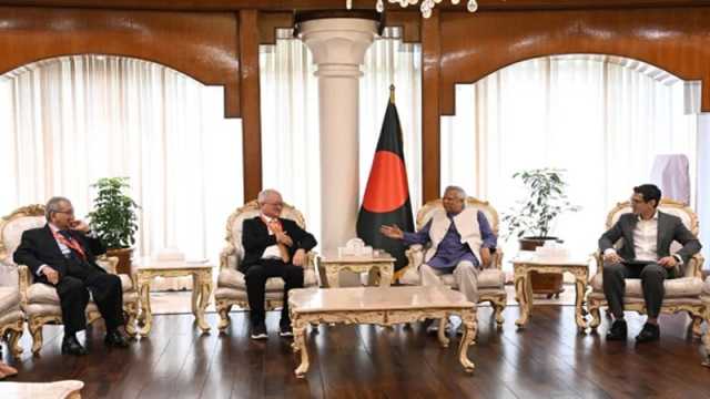 প্রধান উপদেষ্টার সঙ্গে দক্ষিণ কোরিয়ার বিনিয়োগকারীদের বৈঠক