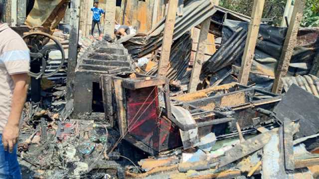 মতলবের মুন্সীরহাটে ফের আগুন, পুড়ে ছাই ১৮ ব্যবসাপ্রতিষ্ঠান