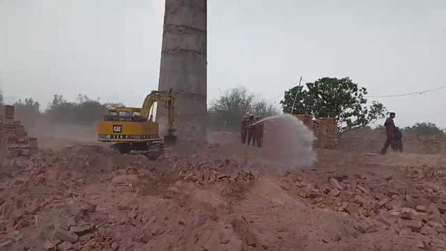 ঘটা করে অভিযান দু’দিন পর ফের চালু অবৈধ ইটভাটা