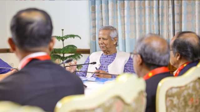 সন্ধ্যায় জরুরি মিটিং ডেকেছেন প্রধান উপদেষ্টা