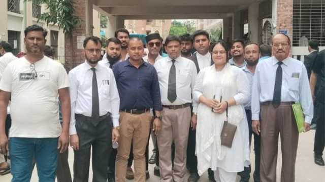 ফেসবুকে আপত্তিকর তথ্য প্রচার, কোটি টাকার মানহানির মামলা
