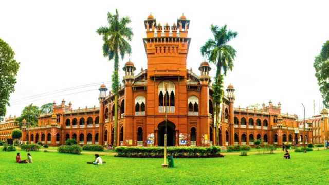 বিজ্ঞপ্তি ছাড়াই পছন্দের প্রার্থীকে নিয়োগ ঢাবি উপাচার্যের 