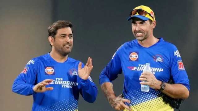 ‘একটানা ১০ ওভার ব্যাট করতে পারবেন না ধোনি’
