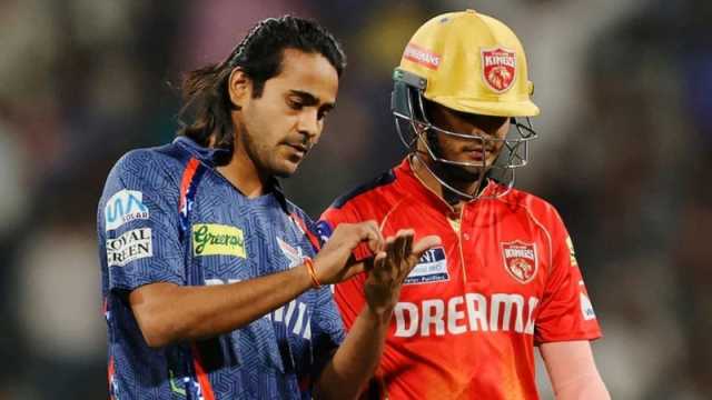 ‘নোটবুক উদযাপন’ করায় শাস্তি পেলেন লখনৌর স্পিনার