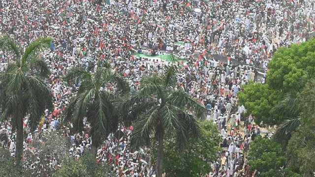 প্রতিবাদের মিছিলে ফিলিস্তিনের প্রতি সংহতি, জনসমুদ্র সোহরাওয়ার্দী ময়দান