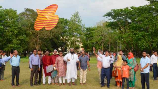 বাংলা নববর্ষ উদযাপন উপলক্ষে বেগম রোকেয়া বিশ্ববিদ্যালয়ে ঘুড়ি উৎসব