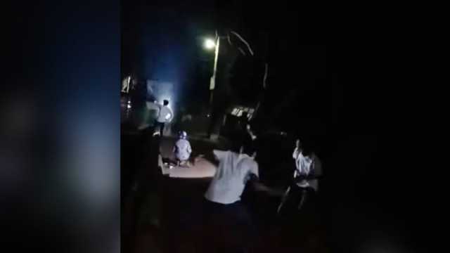 সিগারেট খাওয়াকে কেন্দ্র করে মাইকে ঘোষণা দিয়ে দুই গ্রুপের সংঘর্ষ, আহত ৫০