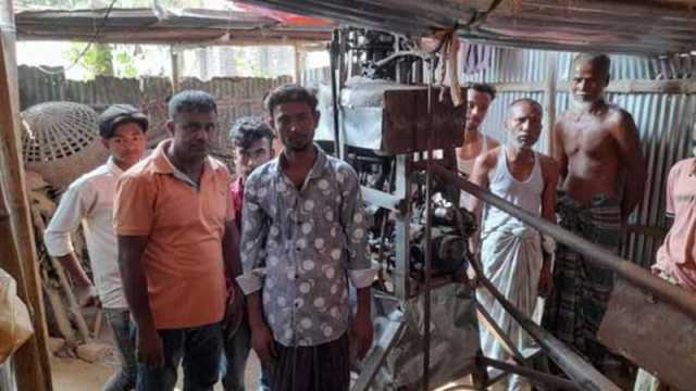 সাত বছর ধরে হেলিকপ্টার বানাচ্ছেন রাজমিস্ত্রী আরিফুল, তিন সপ্তাহের মধ্যে আকাশে ওড়ানোর স্বপ্ন