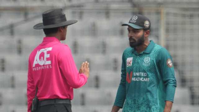 ‘তিনি আন্তর্জাতিক মানের আম্পায়ার হলে, আমিও আন্তর্জাতিক খেলোয়াড়’