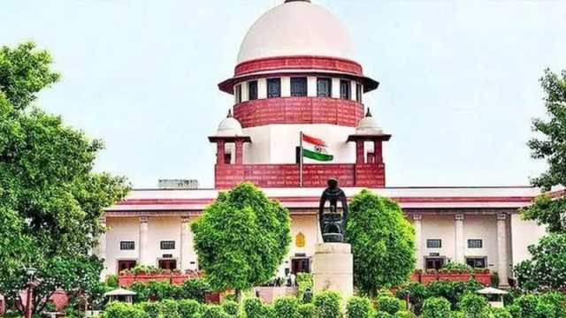 ওয়াক্ফ আইনের বাস্তবায়ন স্থগিতেও রাজনৈতিক বিতর্ক চলছে ভারতে