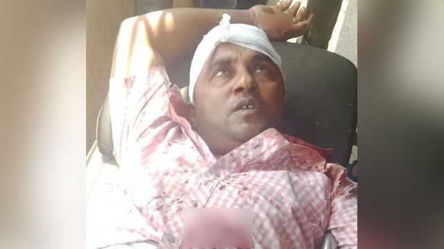 স্ট্যান্ড দখল নিয়ে দ্বন্দ্বে এবার বিএনপি নেতা গুলিবিদ্ধ