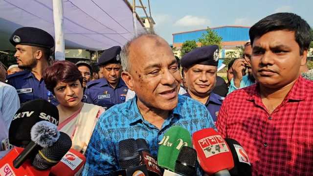 আড়িয়াল বিলের মাটি কাটা বন্ধে চেকপোস্ট বসবে: স্বরাষ্ট্র উপদেষ্টা