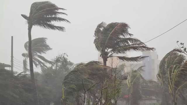 যশোর-খুলনাসহ ১৬ অঞ্চলে ৬০ কি.মি. বেগে ঝড়ের পূর্বাভাস