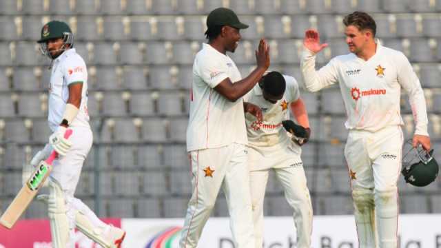 সিলেটে ব্যাটে-বলে হতাশা, প্রথম দিনেই জিম্বাবুয়ের দাপট